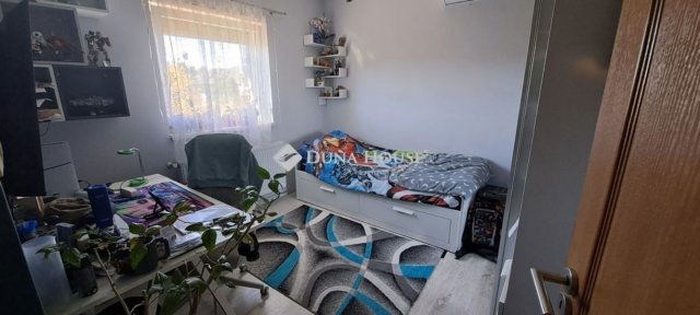 Eladó családi ház, Szigetszentmiklóson 109 M Ft, 4 szobás