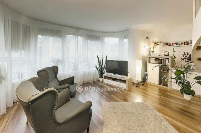 Eladó téglalakás, Egerben 84.9 M Ft, 4+1 szobás