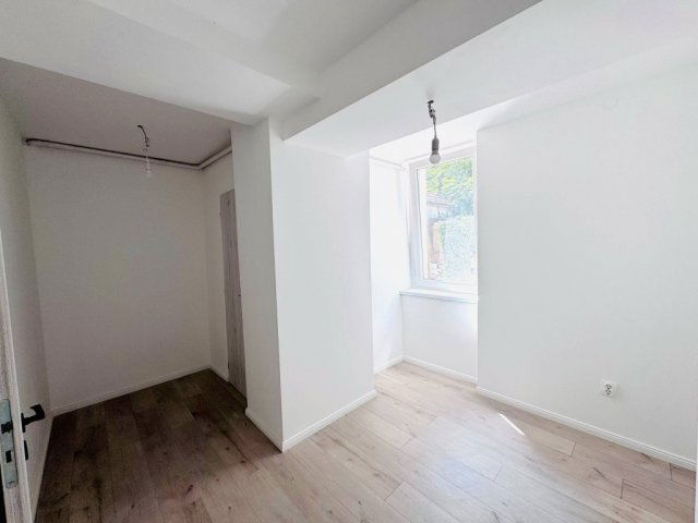 Eladó téglalakás, Pécsett 57.99 M Ft, 3 szobás