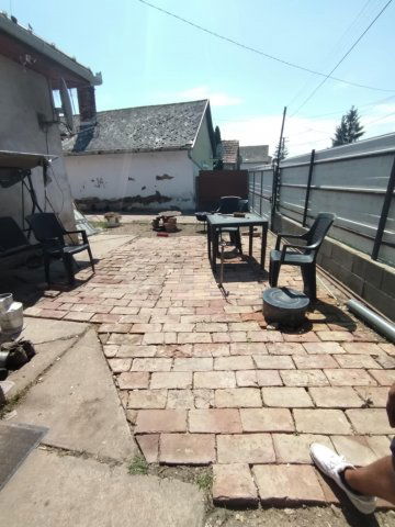 Eladó családi ház, Hajdúszováton 23 M Ft, 3 szobás