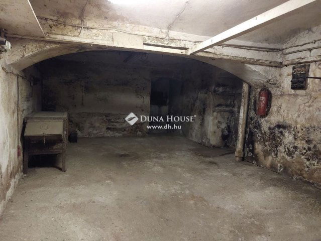 Eladó üzlethelyiség, Budapesten, IX. kerületben 48 M Ft