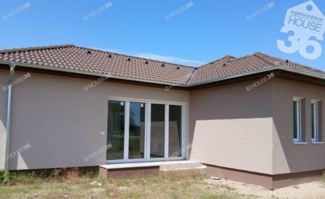 Eladó családi ház, Kecskeméten 72 M Ft, 4 szobás