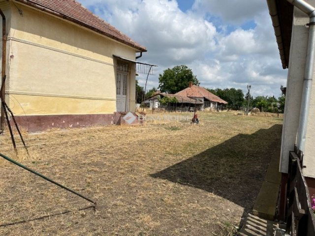 Eladó családi ház, Poroszlón 27.5 M Ft, 3 szobás