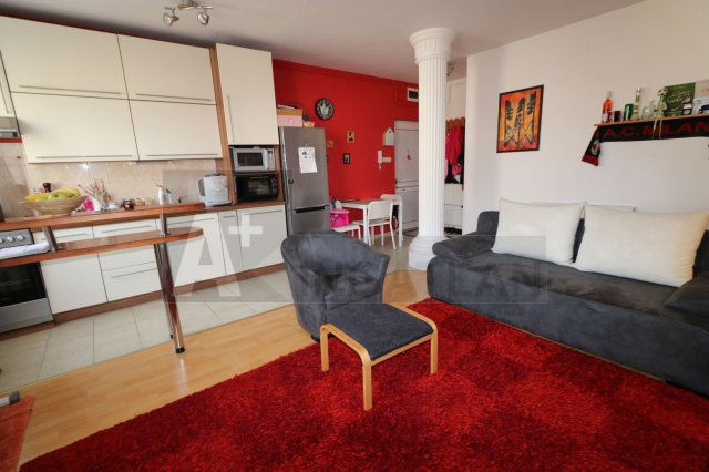 Kiadó téglalakás, albérlet, Szegeden 150 E Ft / hó, 2 szobás