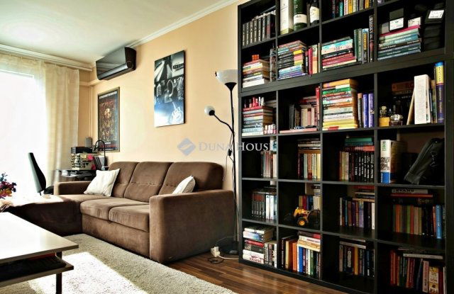 Eladó panellakás, Budapesten, XV. kerületben 86.7 M Ft, 3 szobás