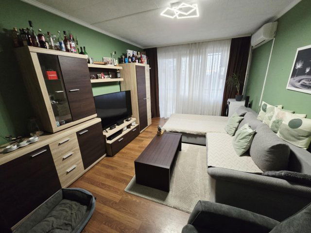 Eladó panellakás, Mosonmagyaróváron 45.9 M Ft, 2+1 szobás