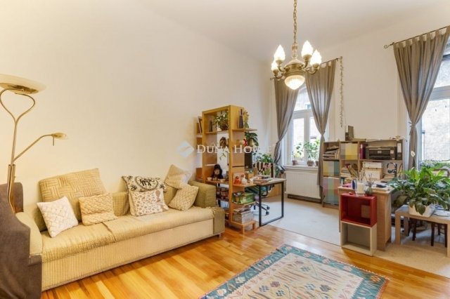 Eladó téglalakás, Budapesten, VII. kerületben 92.9 M Ft