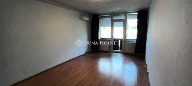 Eladó panellakás, Kecskeméten 45.99 M Ft, 2 szobás