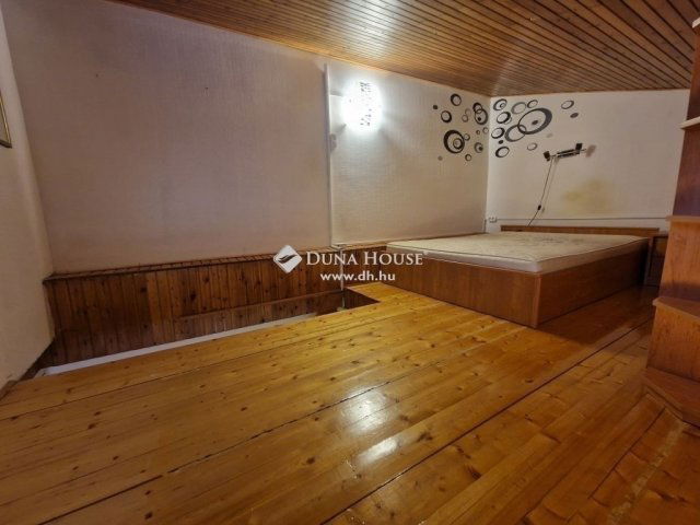 Eladó családi ház, Budapesten, XV. kerületben 49.9 M Ft