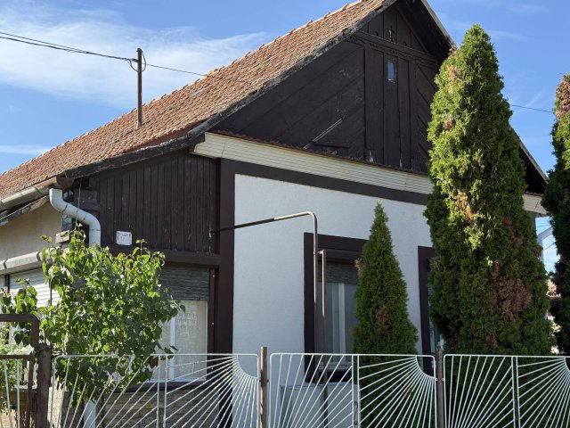 Eladó családi ház, Jászladányon 12.9 M Ft, 3+1 szobás