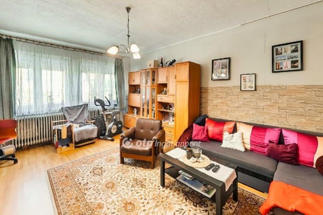Eladó családi ház, Zsámbékon 89.9 M Ft, 5+2 szobás