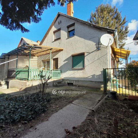 Eladó ikerház, Tolnán 30.99 M Ft, 4+2 szobás