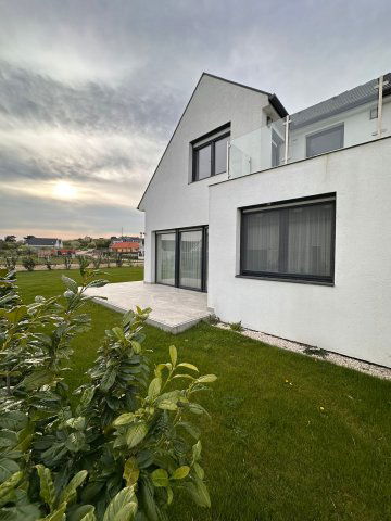 Eladó ikerház, Balatonakaliban 139 M Ft, 5 szobás