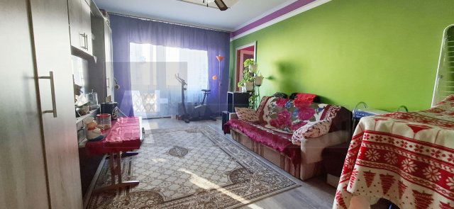 Eladó panellakás, Szegeden 64.99 M Ft, 4 szobás