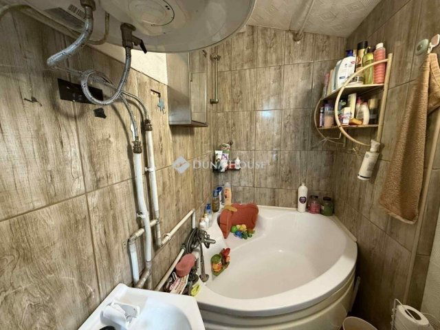 Eladó családi ház, Kecskeméten 37.5 M Ft, 5 szobás