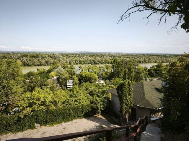 Eladó családi ház, Szentendrén 153 M Ft, 5 szobás