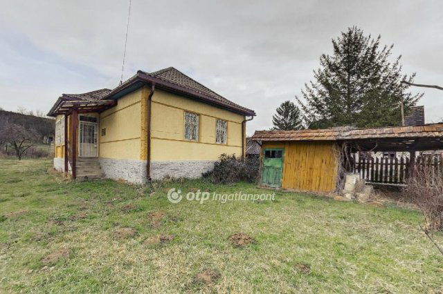 Eladó családi ház, Bükkszenterzsébeten 8 M Ft, 2 szobás