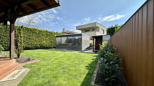 Eladó családi ház, Debrecenben 147 M Ft, 5 szobás