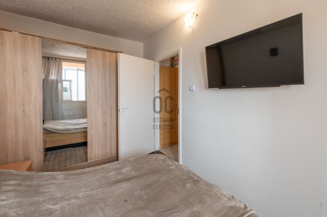 Eladó panellakás, Várpalotán 37.7 M Ft, 2 szobás