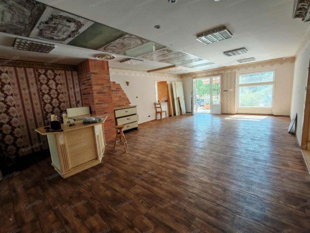 Eladó üzlethelyiség, Nyíregyházán 80 M Ft