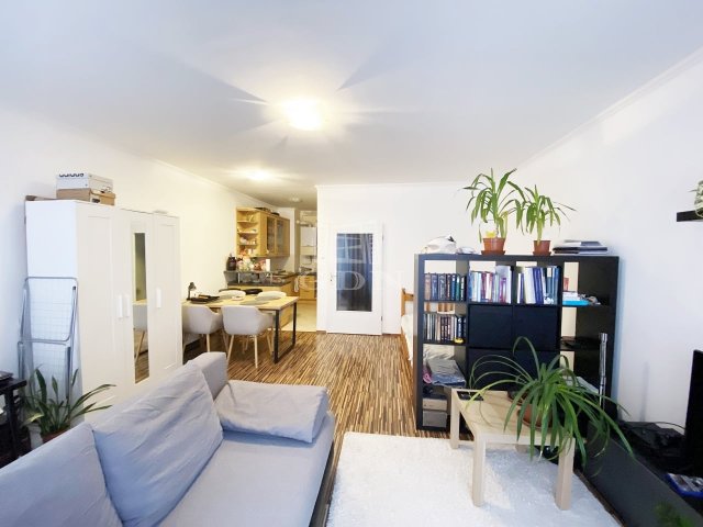 Eladó téglalakás, Budapesten, IX. kerületben 73.8 M Ft, 1 szobás