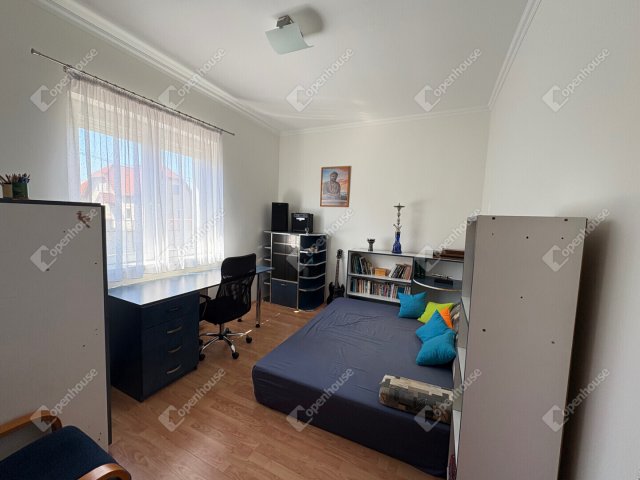 Eladó családi ház, Debrecenben 129.9 M Ft, 5 szobás