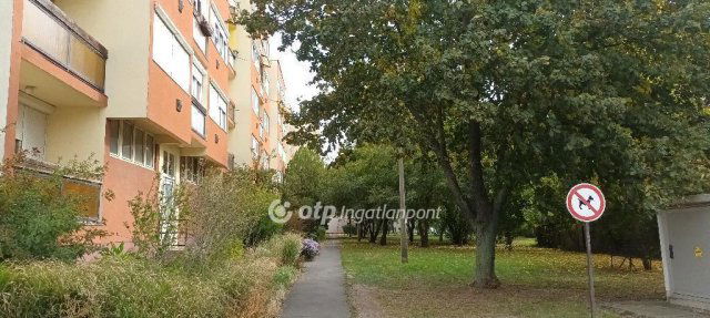 Eladó téglalakás, Hatvanban 36.9 M Ft, 2 szobás