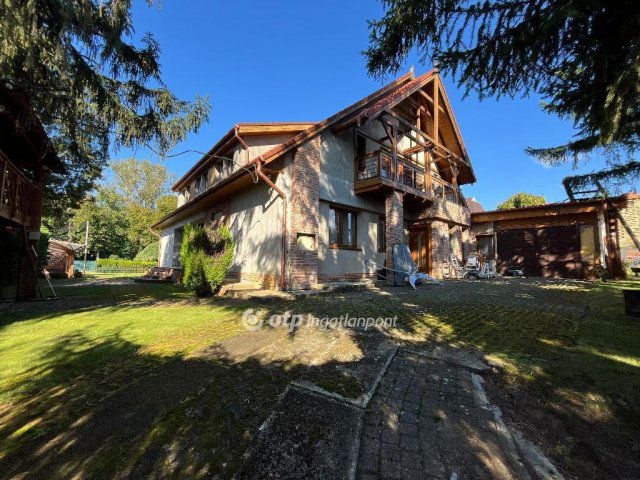 Eladó családi ház, Nyíregyházán 250 M Ft, 8+1 szobás