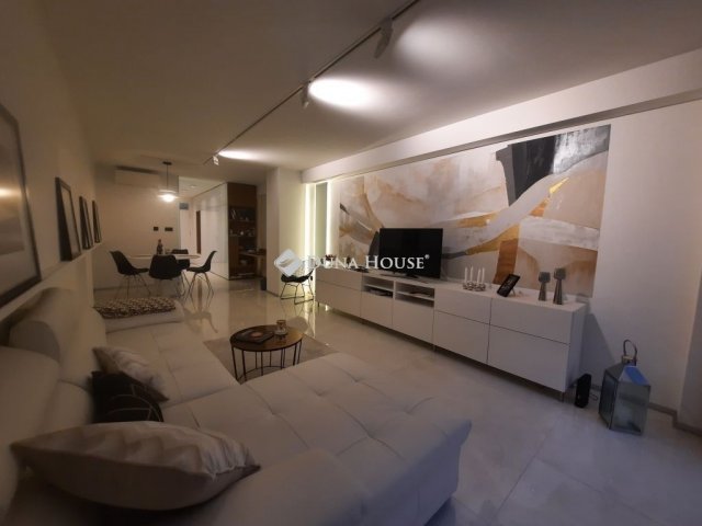 Eladó téglalakás, Budapesten, V. kerületben 89.9 M Ft, 1 szobás