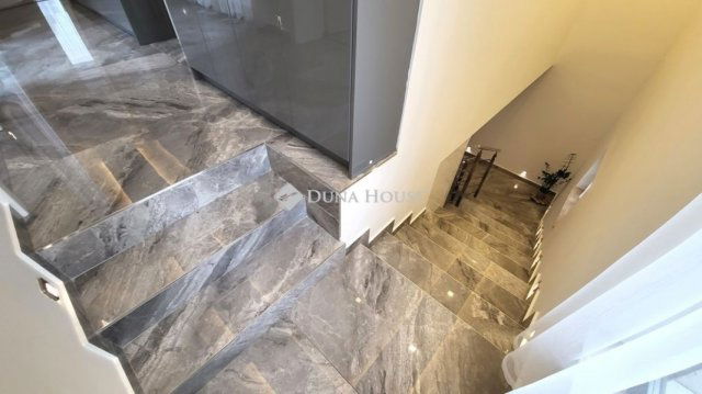 Eladó családi ház, Érden 370 M Ft, 4 szobás