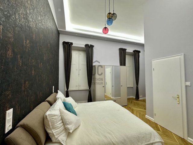 Eladó téglalakás, Budapesten, V. kerületben 259 M Ft, 3 szobás