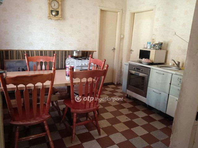 Eladó családi ház, Belvárdgyulán 15 M Ft, 2 szobás