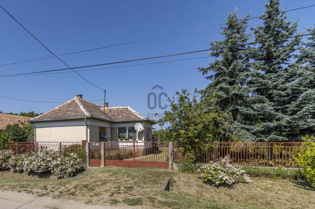 Eladó családi ház, Kislángon 28 M Ft, 3 szobás