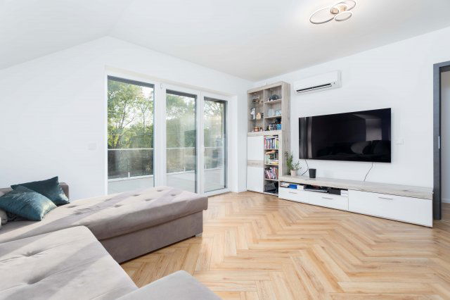 Eladó téglalakás, Mosonmagyaróváron 92.9 M Ft, 2+1 szobás