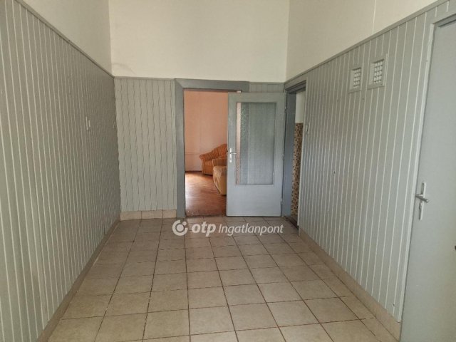 Eladó téglalakás, Mezőhegyesen 9.49 M Ft, 3 szobás