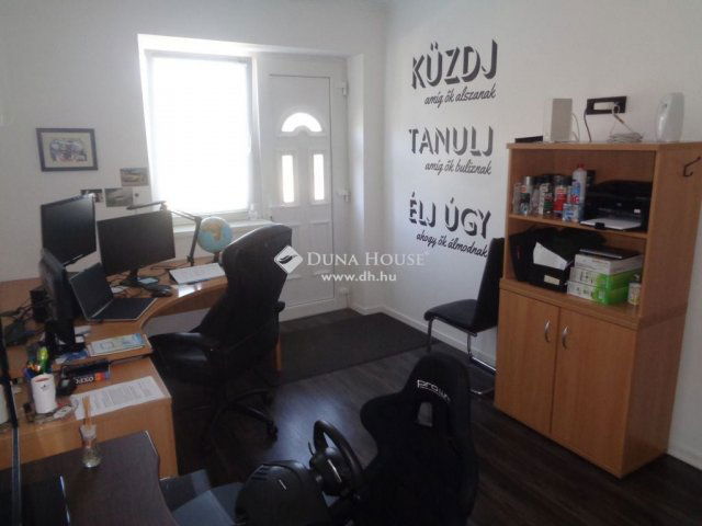 Eladó ikerház, Székesfehérvárott 119.5 M Ft, 4 szobás