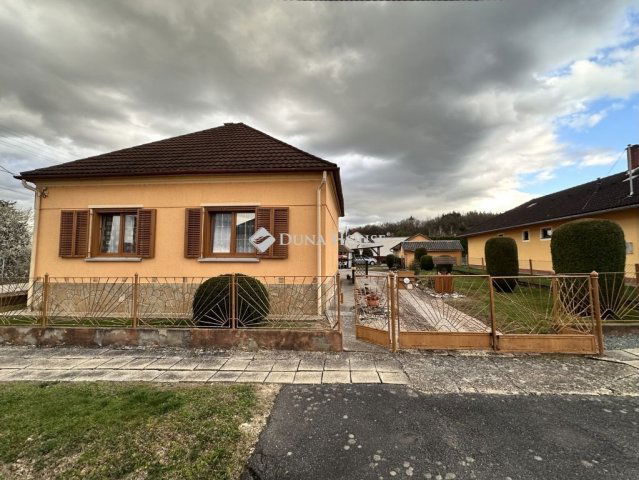 Eladó családi ház, Szentgotthárdon 52.5 M Ft, 4+1 szobás