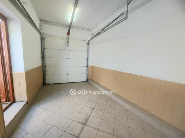 Eladó családi ház, Kecskeméten 150.045 M Ft, 6 szobás