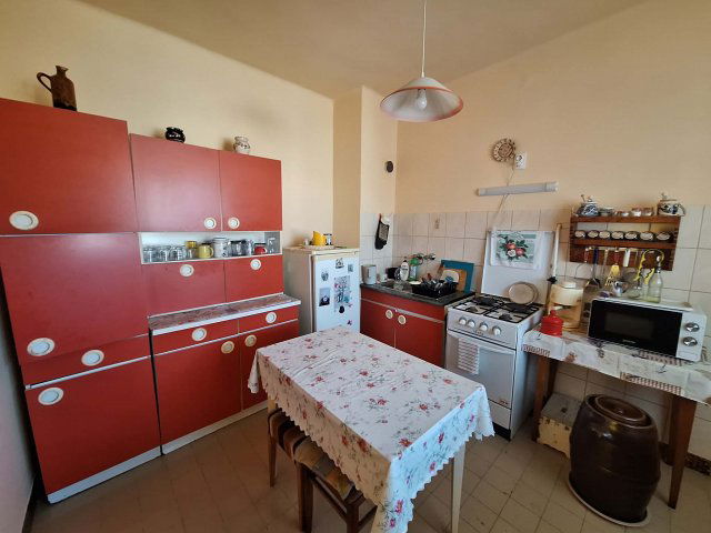 Eladó családi ház, Emődön 35 M Ft, 2 szobás