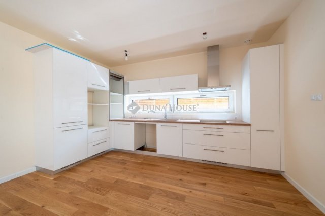 Eladó téglalakás, Budapesten, II. kerületben 240 M Ft, 3 szobás