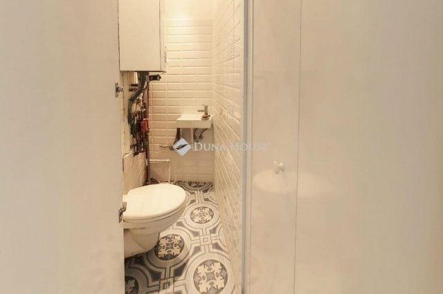 Eladó téglalakás, Budapesten, VIII. kerületben 86 M Ft, 3 szobás