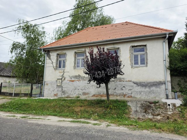 Eladó családi ház, Kapolyon 39.9 M Ft, 4 szobás