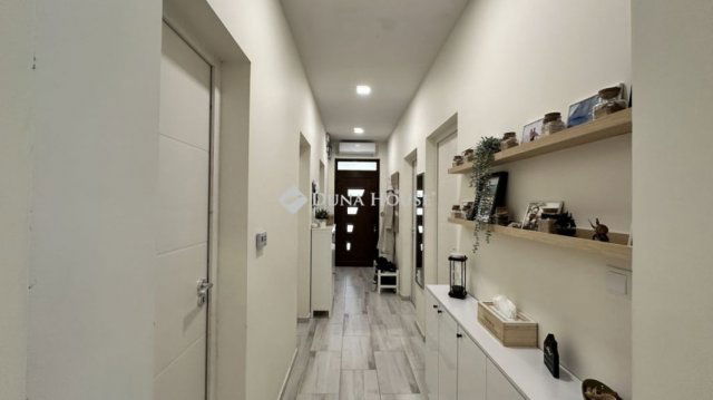 Eladó családi ház, Veresegyházon 105 M Ft, 4 szobás