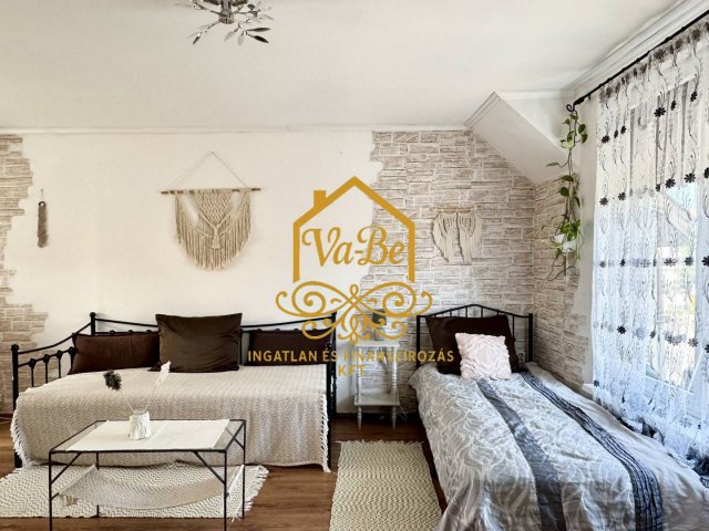 Eladó családi ház, Egerben 159 M Ft, 6 szobás