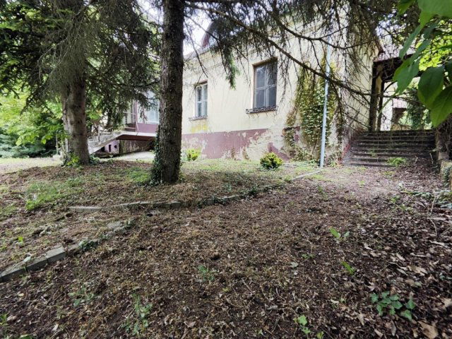 Eladó családi ház, Alsómocsoládon 280 M Ft, 12 szobás