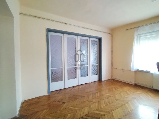 Eladó családi ház, Cegléden 55 M Ft, 3 szobás