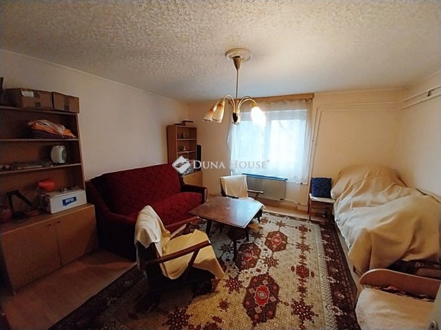Eladó családi ház, Szákszenden 28 M Ft, 2 szobás