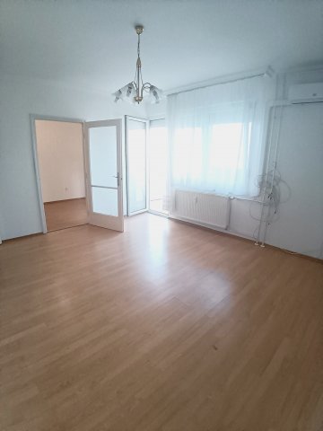 Eladó téglalakás, Csornán 43.9 M Ft, 2 szobás
