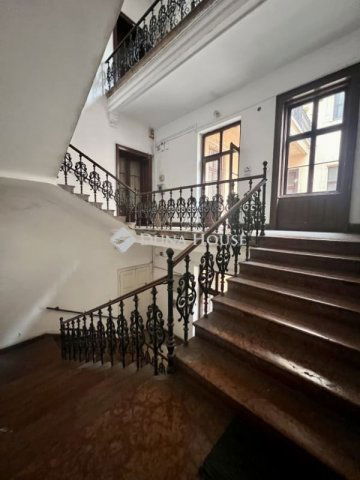 Eladó téglalakás, Budapesten, VI. kerületben 79.9 M Ft, 2 szobás