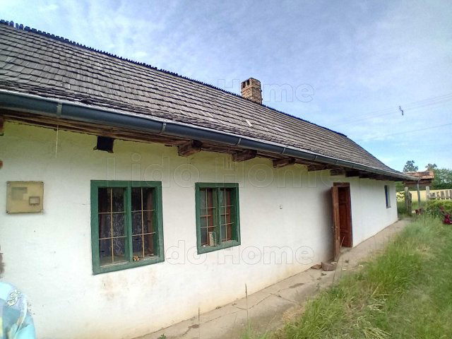 Eladó családi ház, Nyalkán 24.9 M Ft, 7 szobás